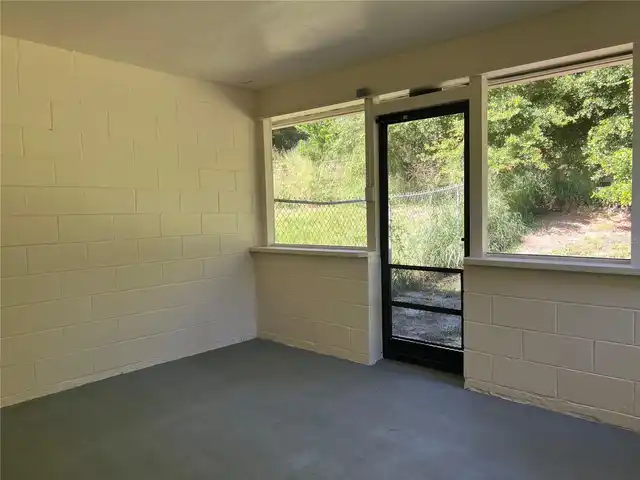 Listing Photo 14