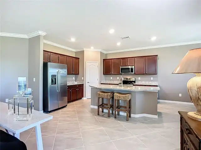 Listing Photo 12