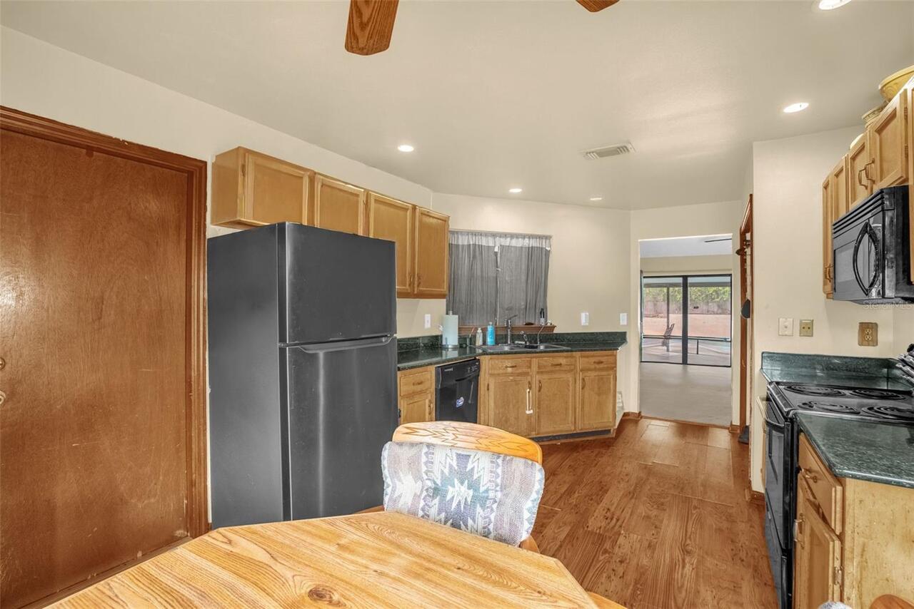 Listing Photo 8
