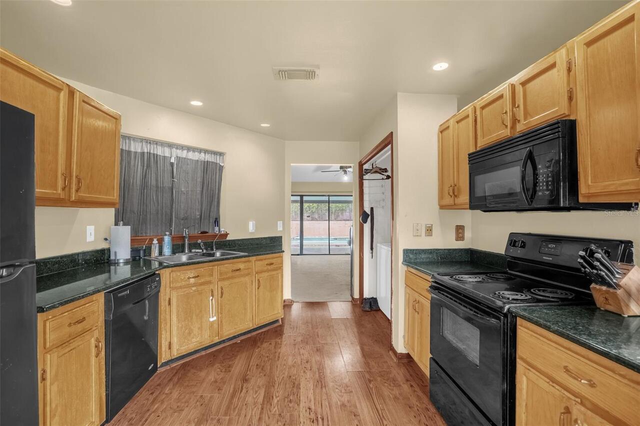Listing Photo 11