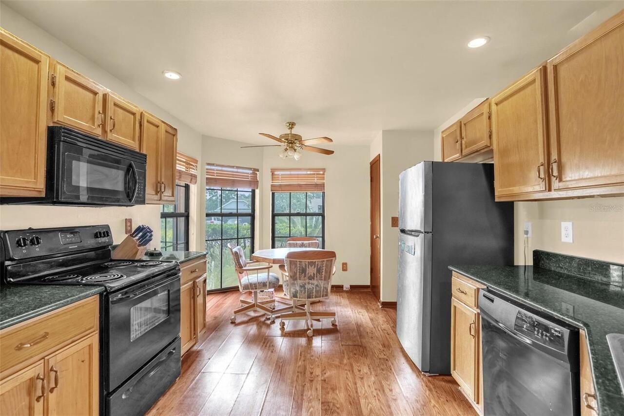 Listing Photo 12