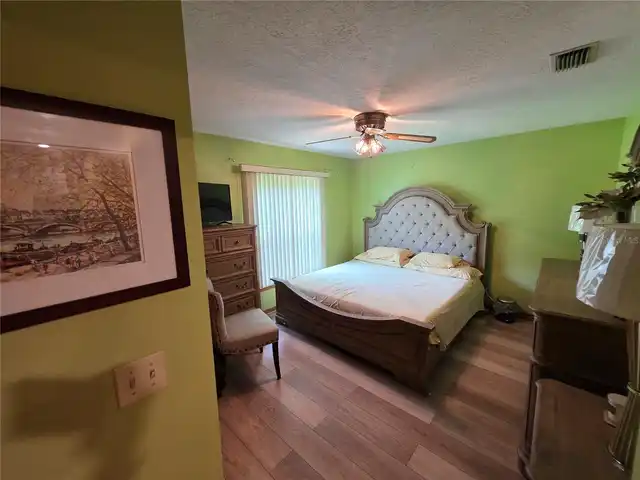 Listing Photo 14
