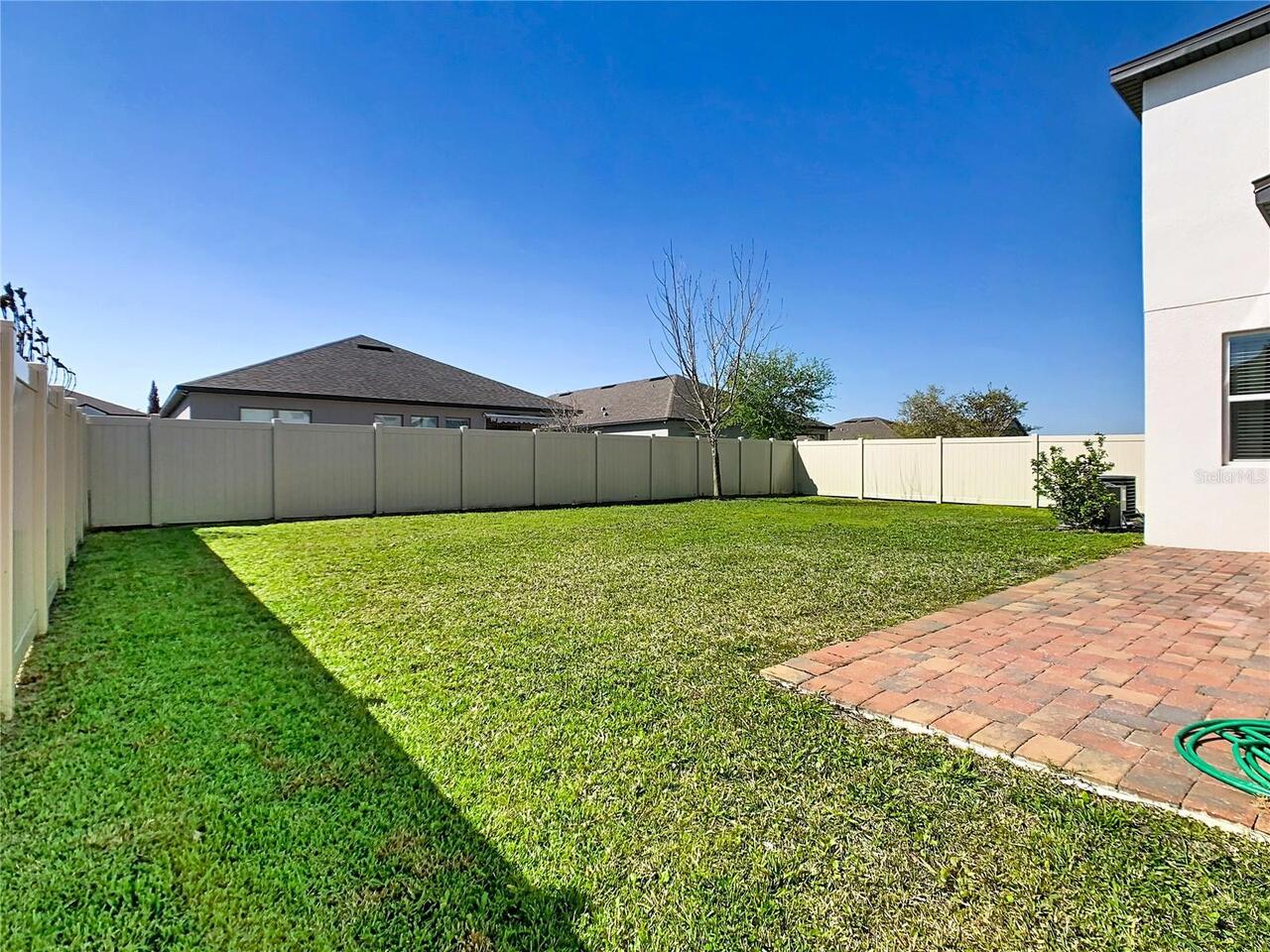 Listing Photo 9