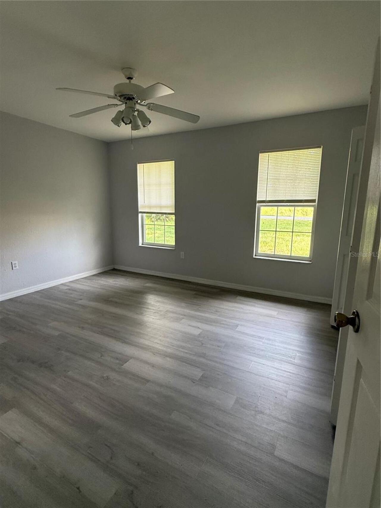 Listing Photo 8
