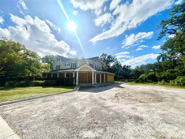 Listing Photo 8