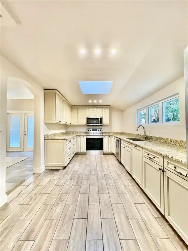 Listing Photo 28