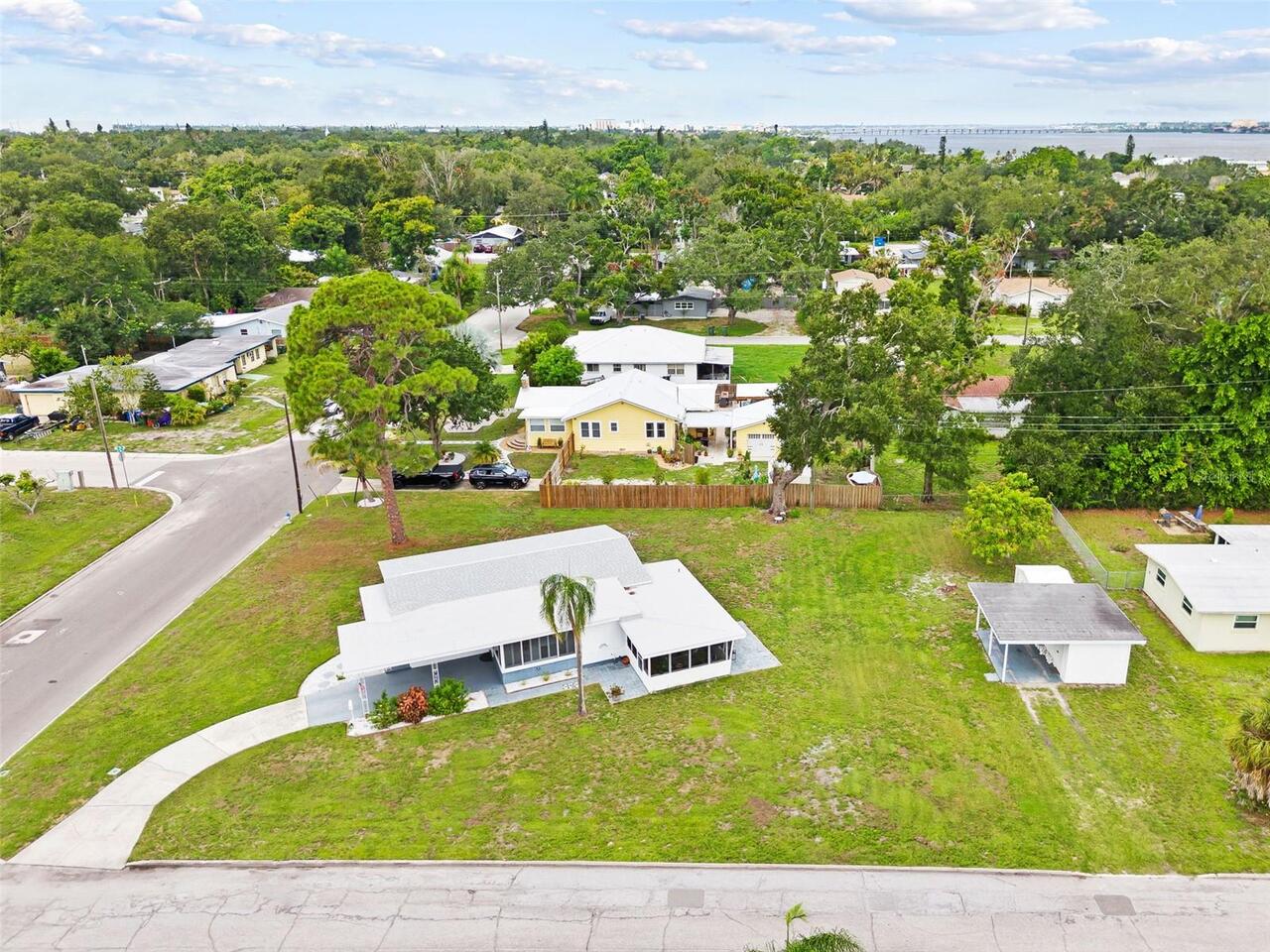 Listing Photo 10