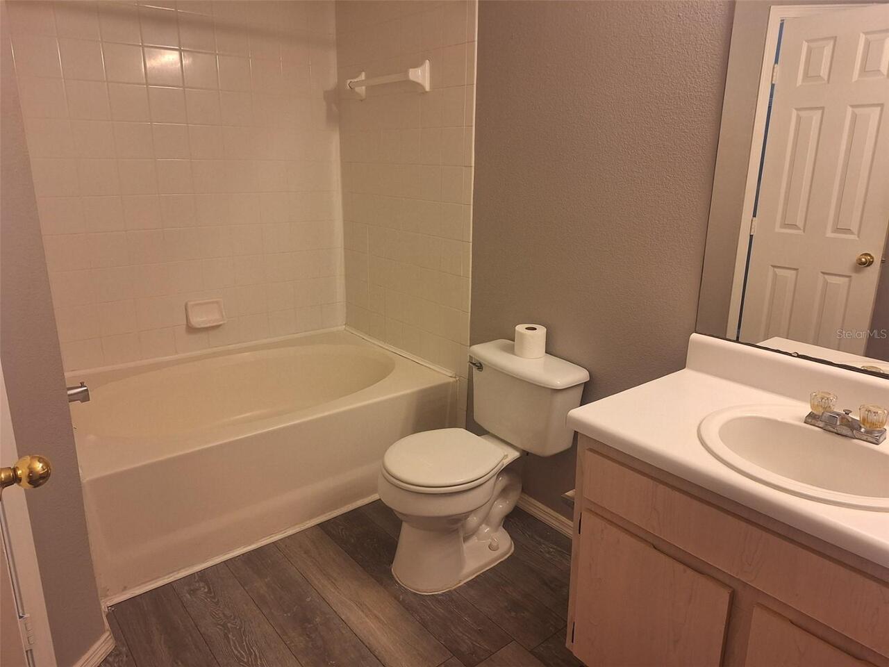 Listing Photo 12