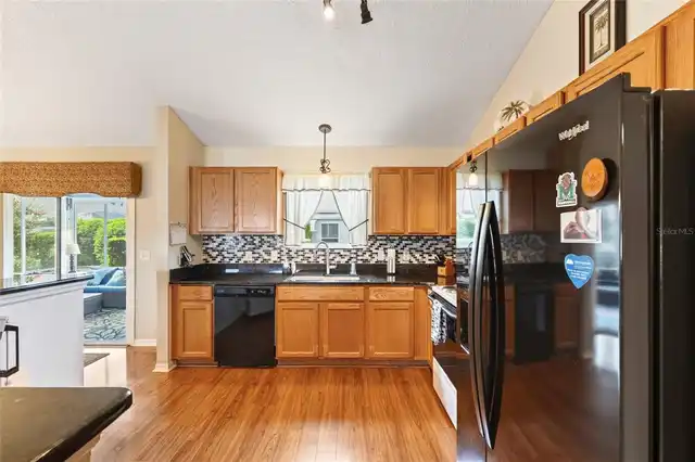 Listing Photo 9