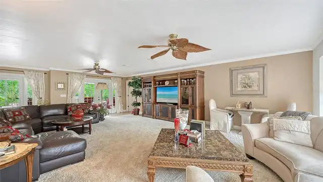 Listing Photo 8