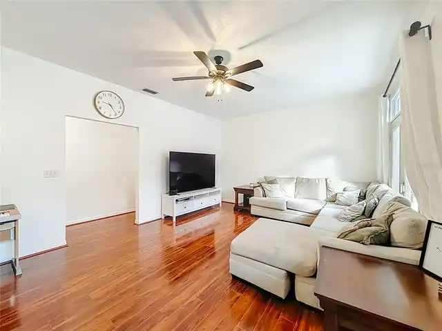 Listing Photo 28