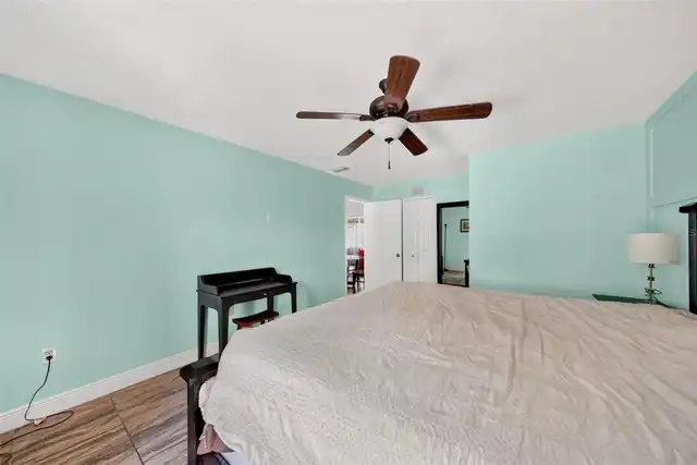 Listing Photo 12