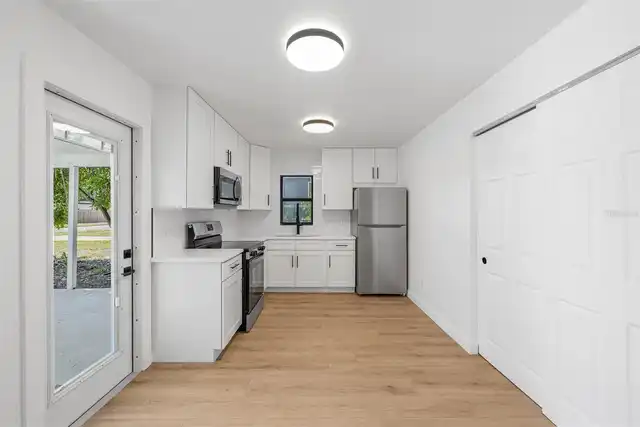 Listing Photo 10