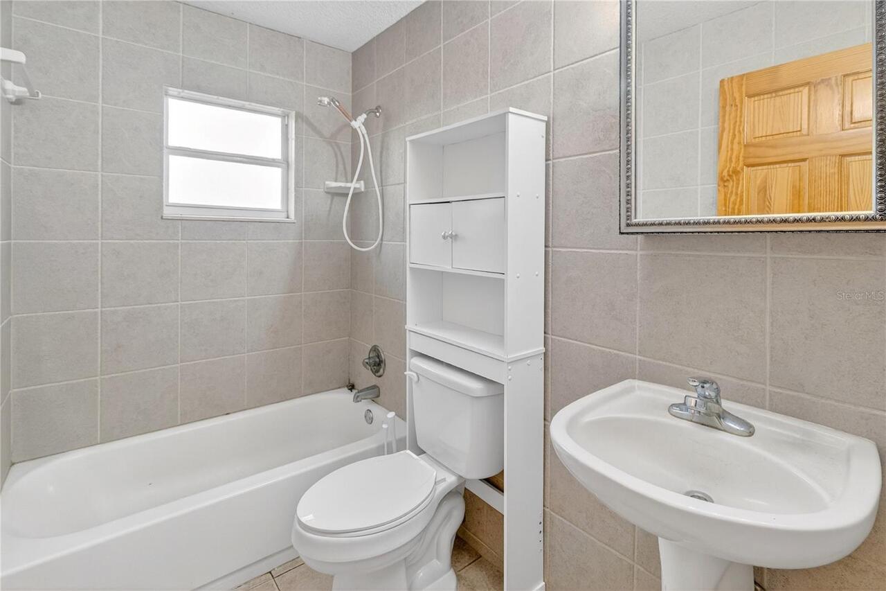 Listing Photo 11