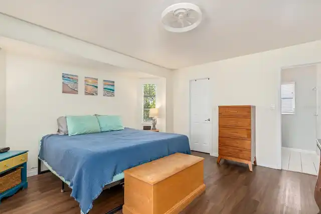Listing Photo 9