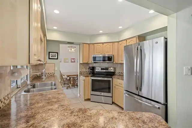 Listing Photo 17