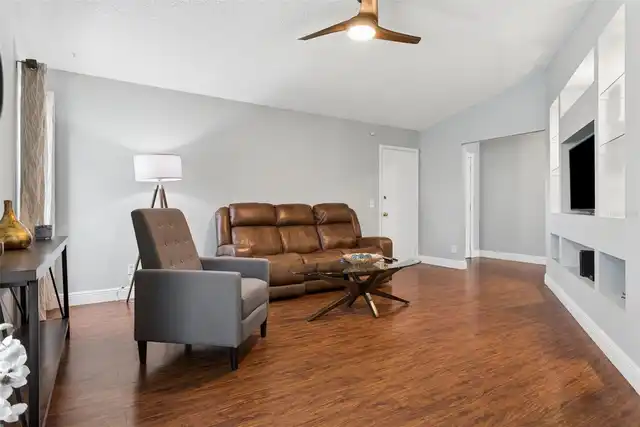 Listing Photo 6