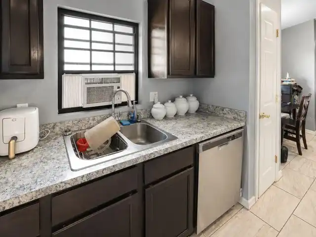 Listing Photo 9