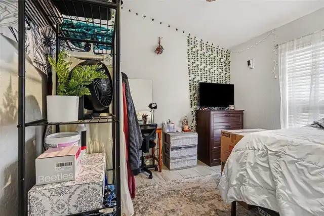 Listing Photo 15