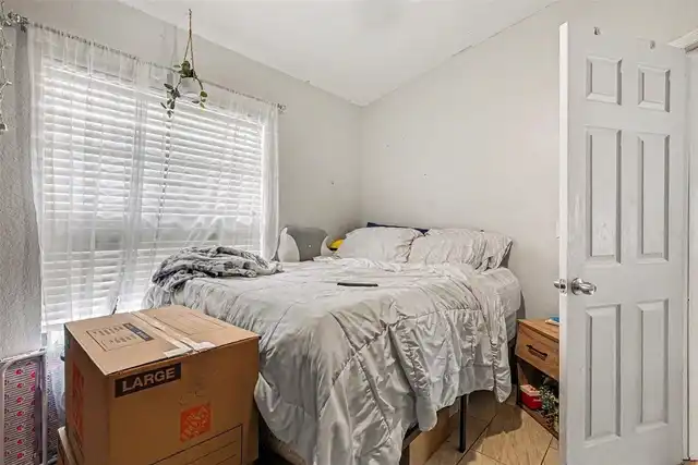 Listing Photo 16