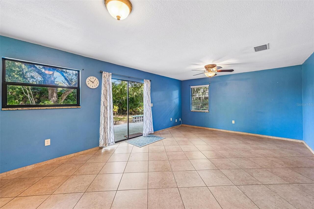 Listing Photo 14