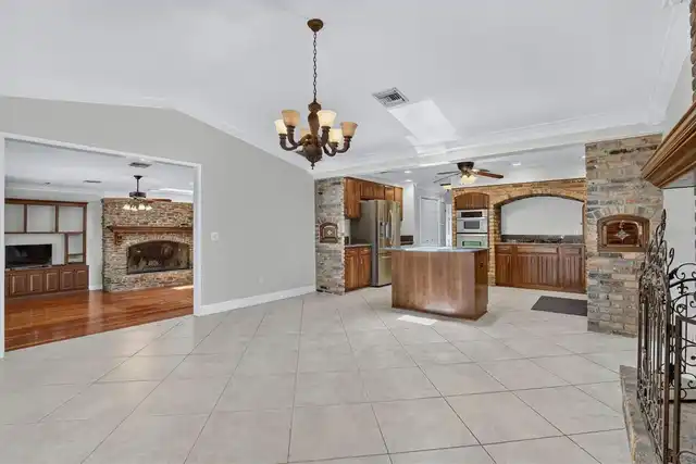 Listing Photo 18