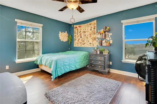 Listing Photo 17