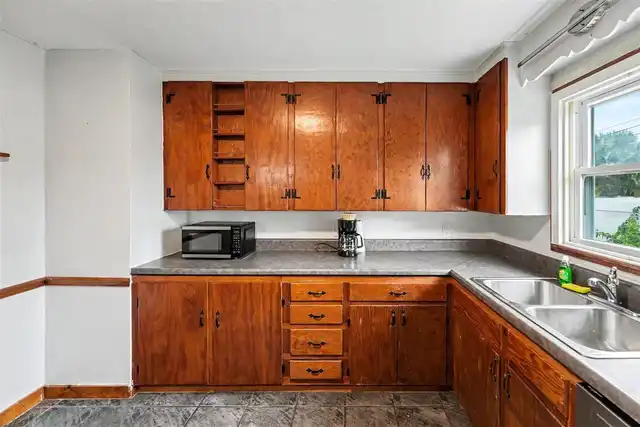Listing Photo 11