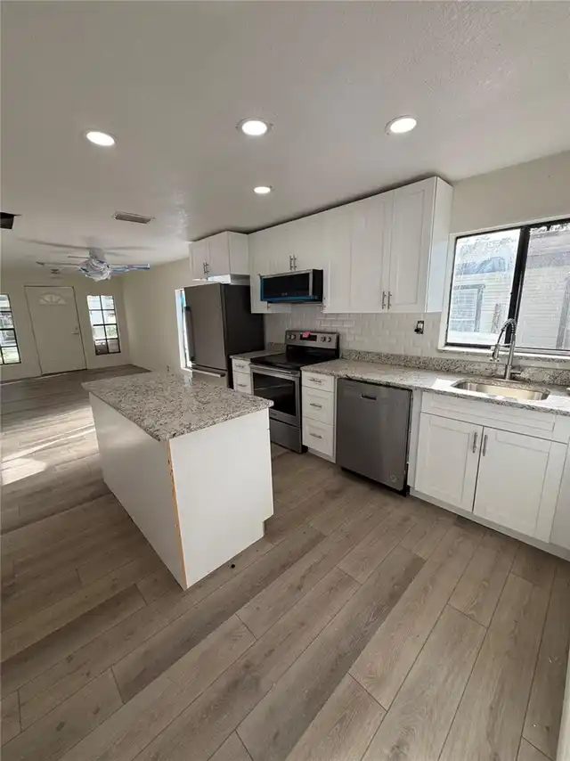 Listing Photo 8