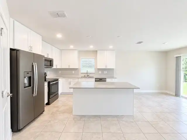 Listing Photo 10