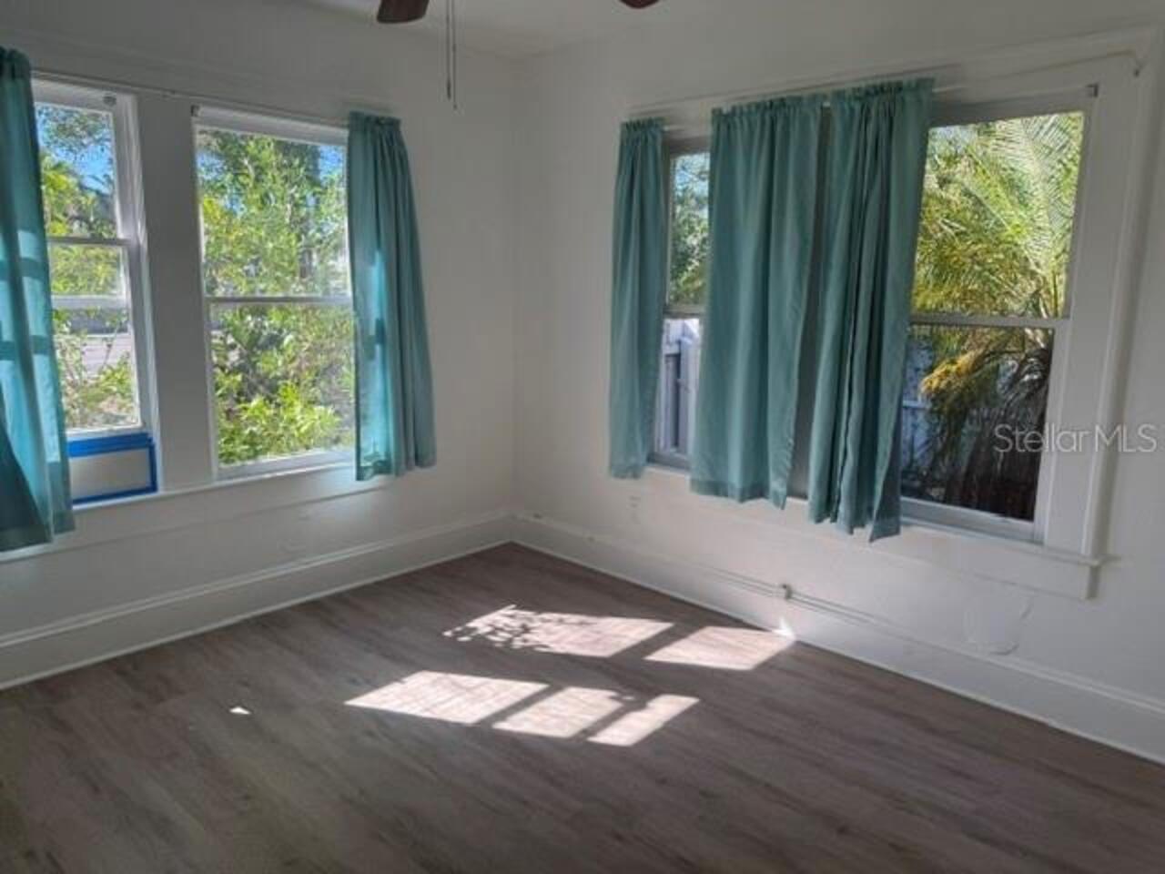 Listing Photo 9