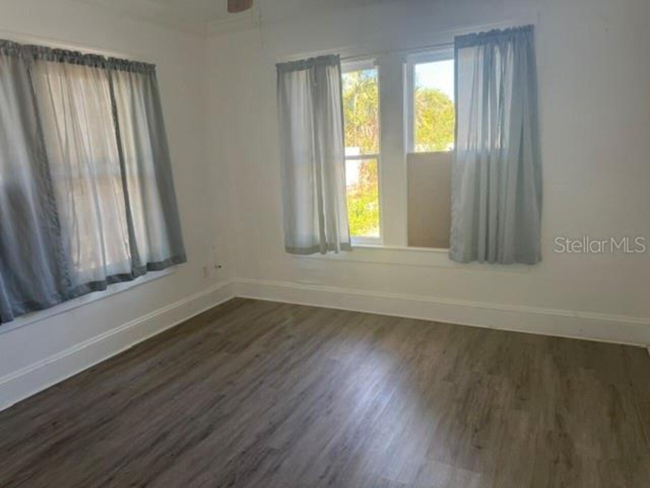 Listing Photo 10