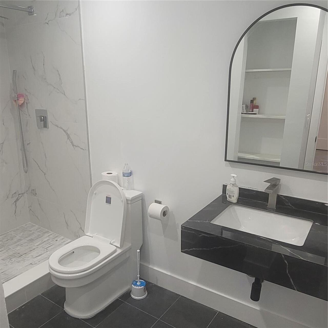 Listing Photo 12