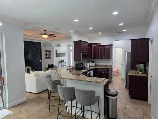 Listing Photo 9
