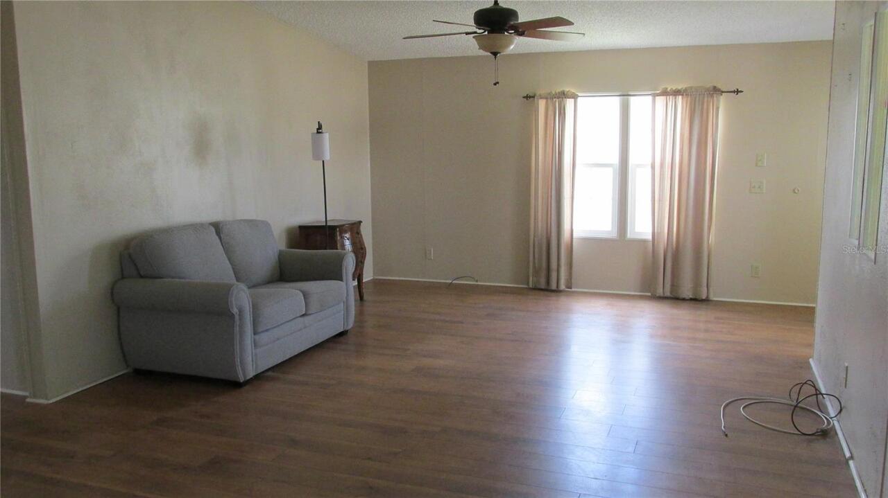 Listing Photo 9