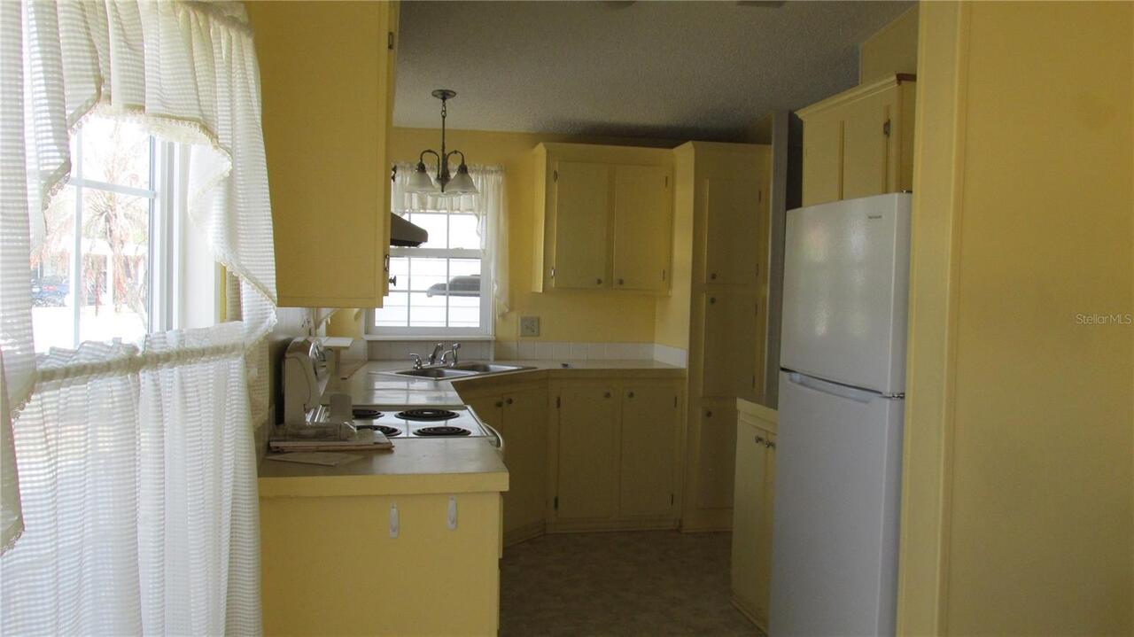Listing Photo 11
