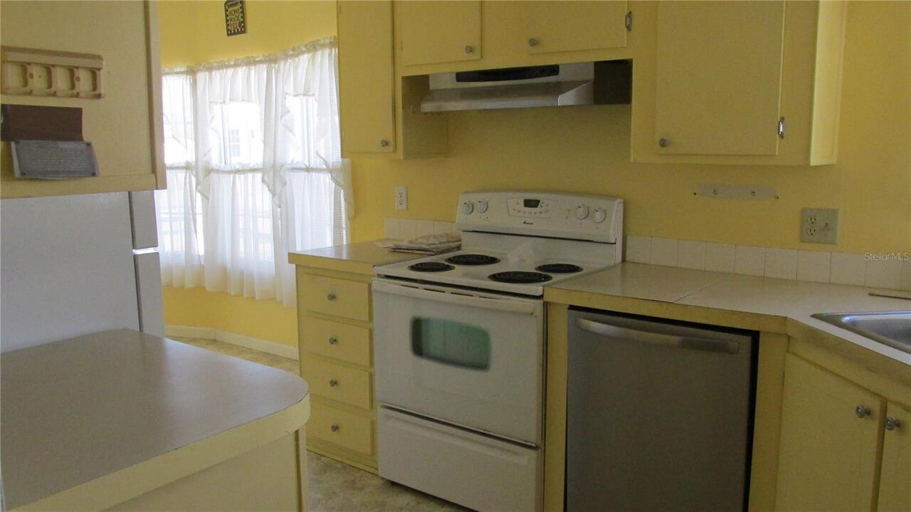 Listing Photo 12