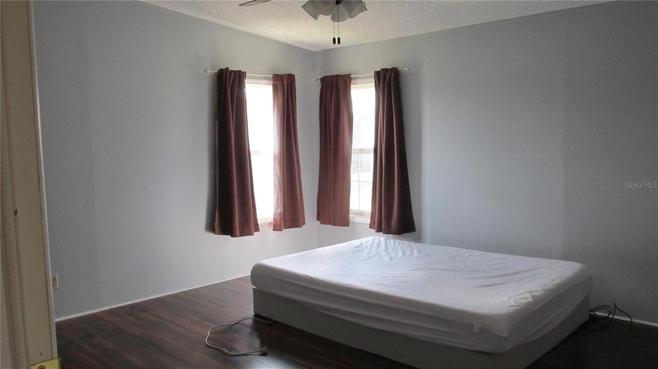 Listing Photo 14