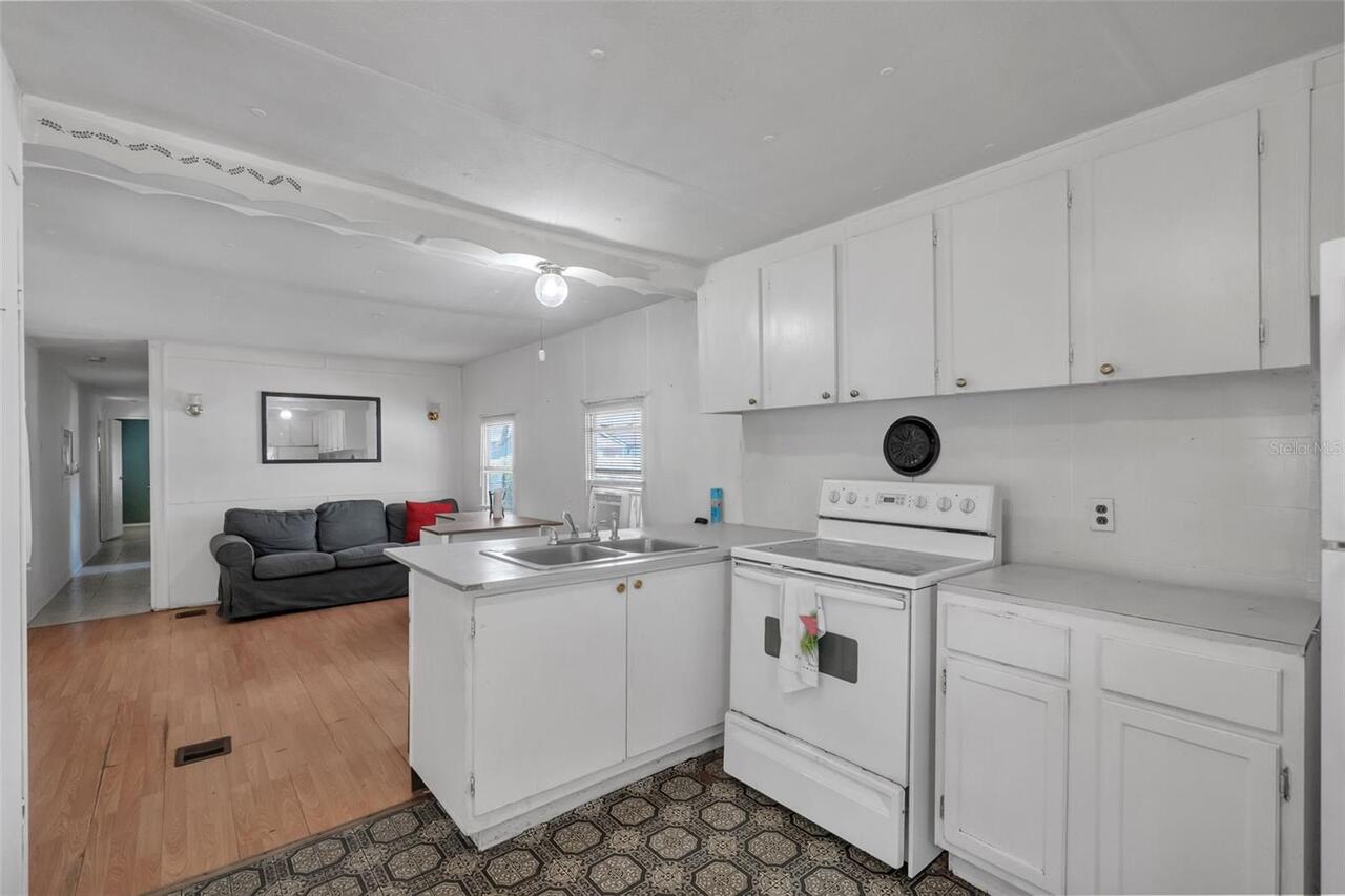 Listing Photo 8