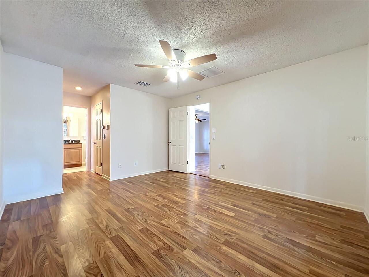 Listing Photo 34