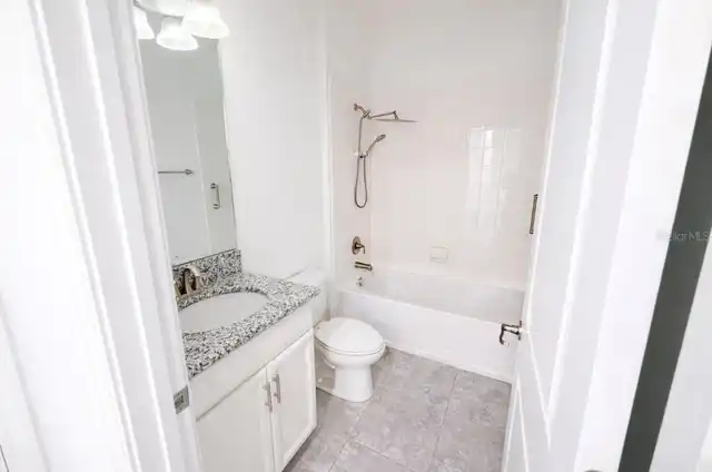 Listing Photo 9