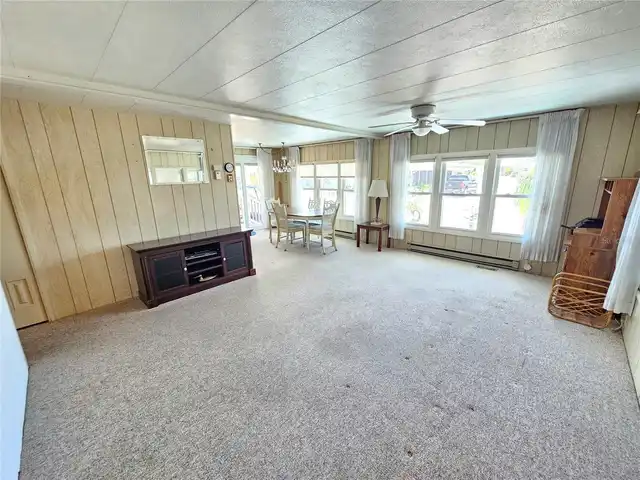 Listing Photo 16