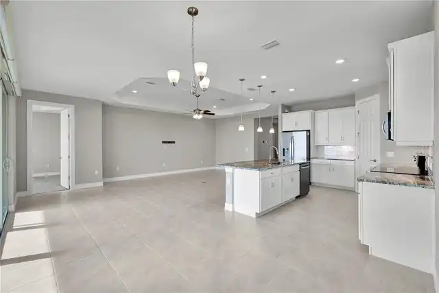 Listing Photo 16
