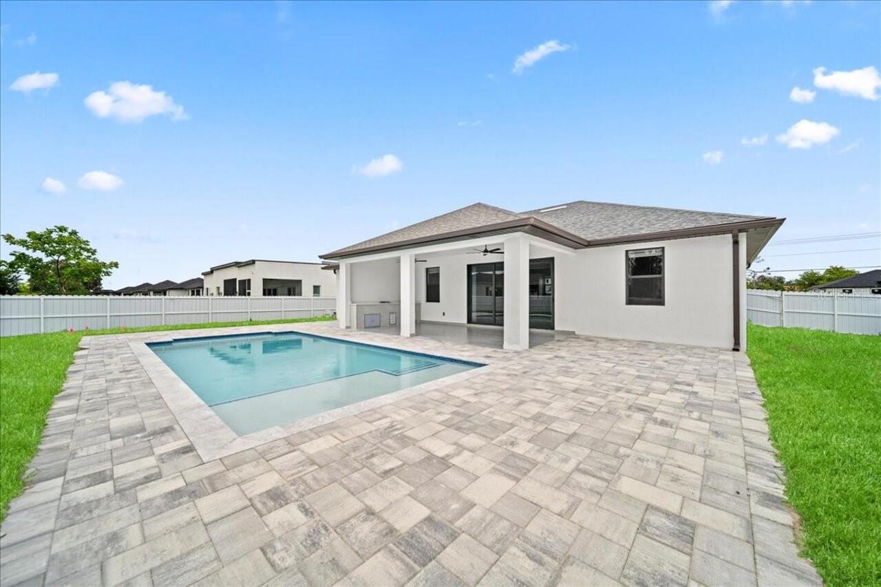 Listing Photo 8