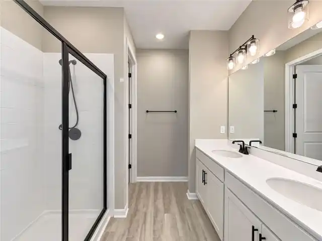 Listing Photo 11