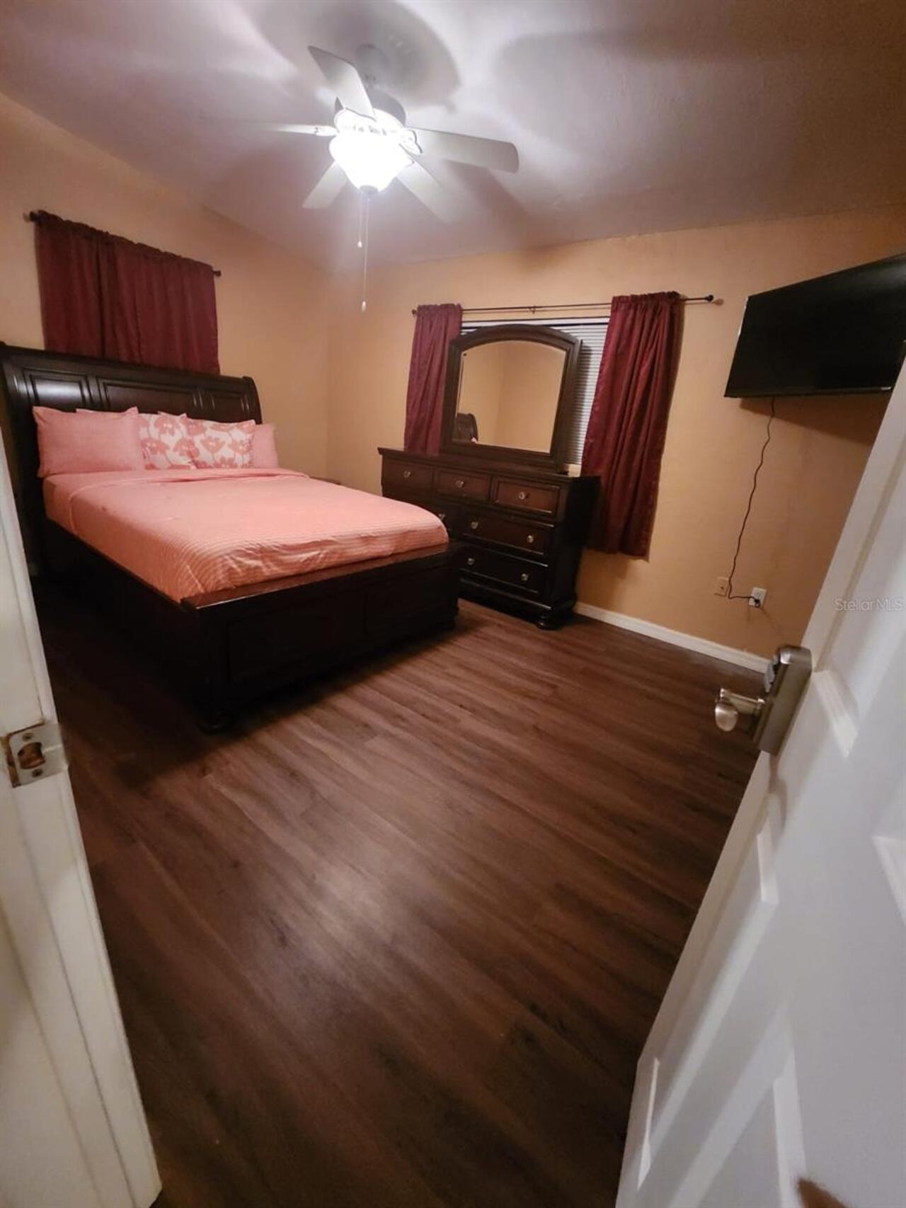 Listing Photo 12