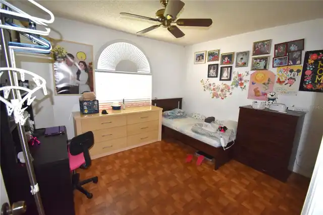 Listing Photo 10