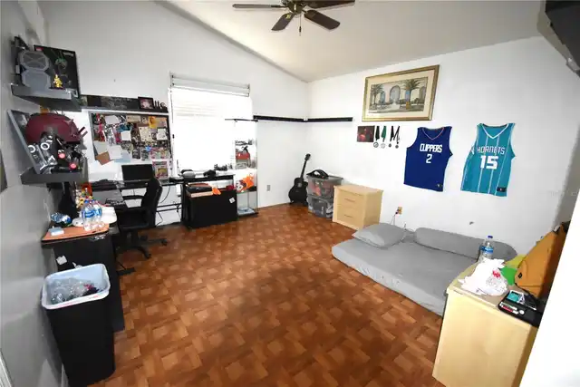 Listing Photo 14