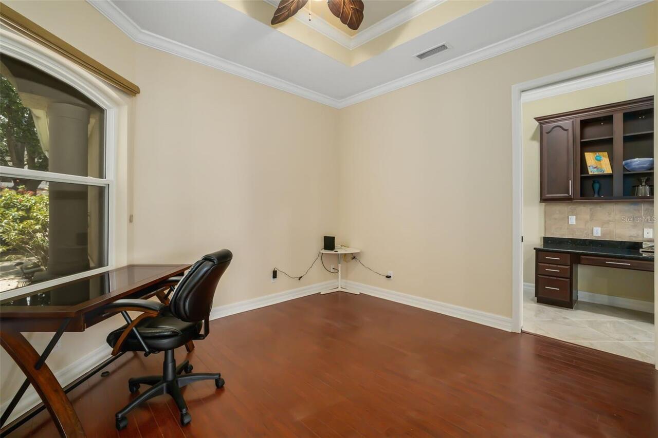 Listing Photo 14