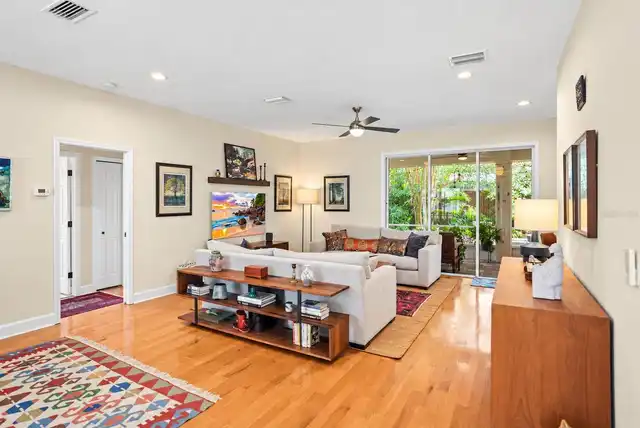 Listing Photo 11